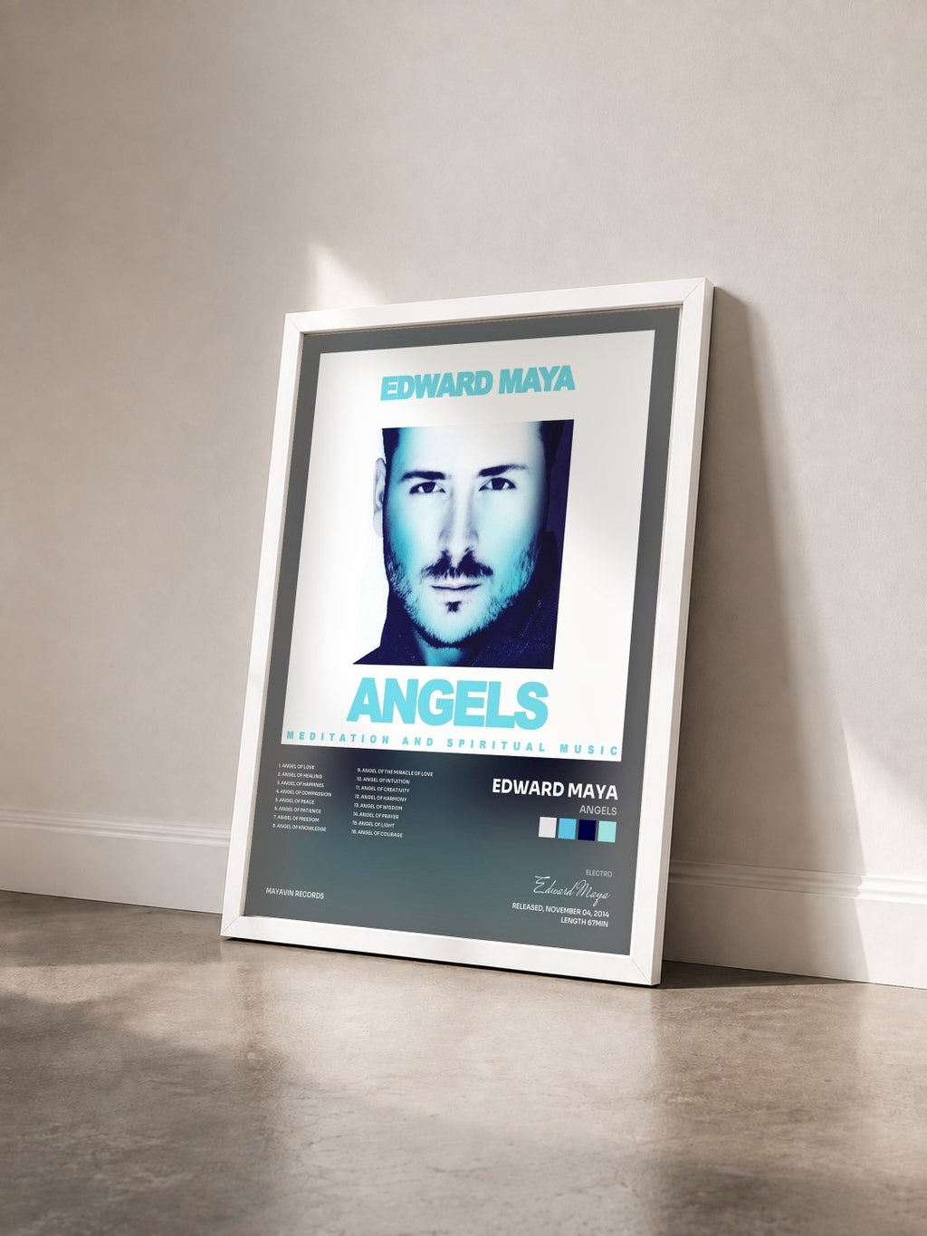 #blanc Tableau de l'album Angels de Edward Maya vu de trois quarts, cadre blanc