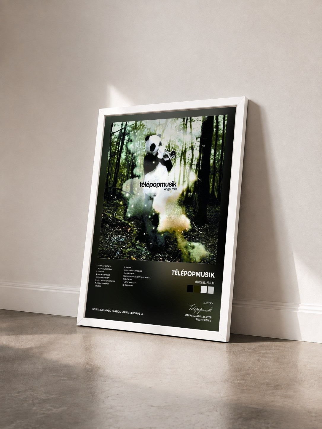 #blanc Tableau de l'album Angel Milk de Télépopmusik vu de trois quarts, cadre blanc