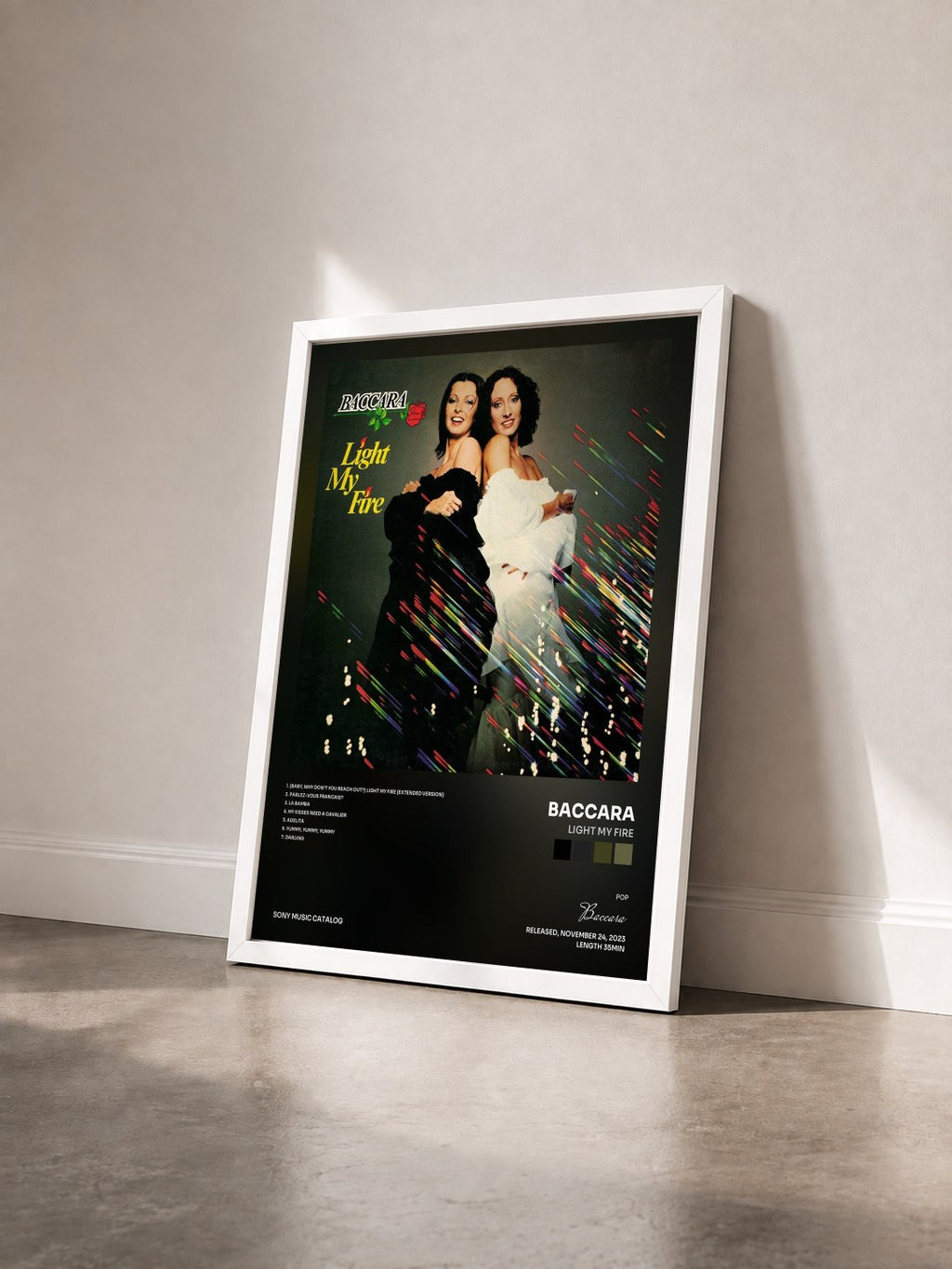 #blanc Tableau de l'album Light My Fire de Baccara vu de trois quarts, cadre blanc