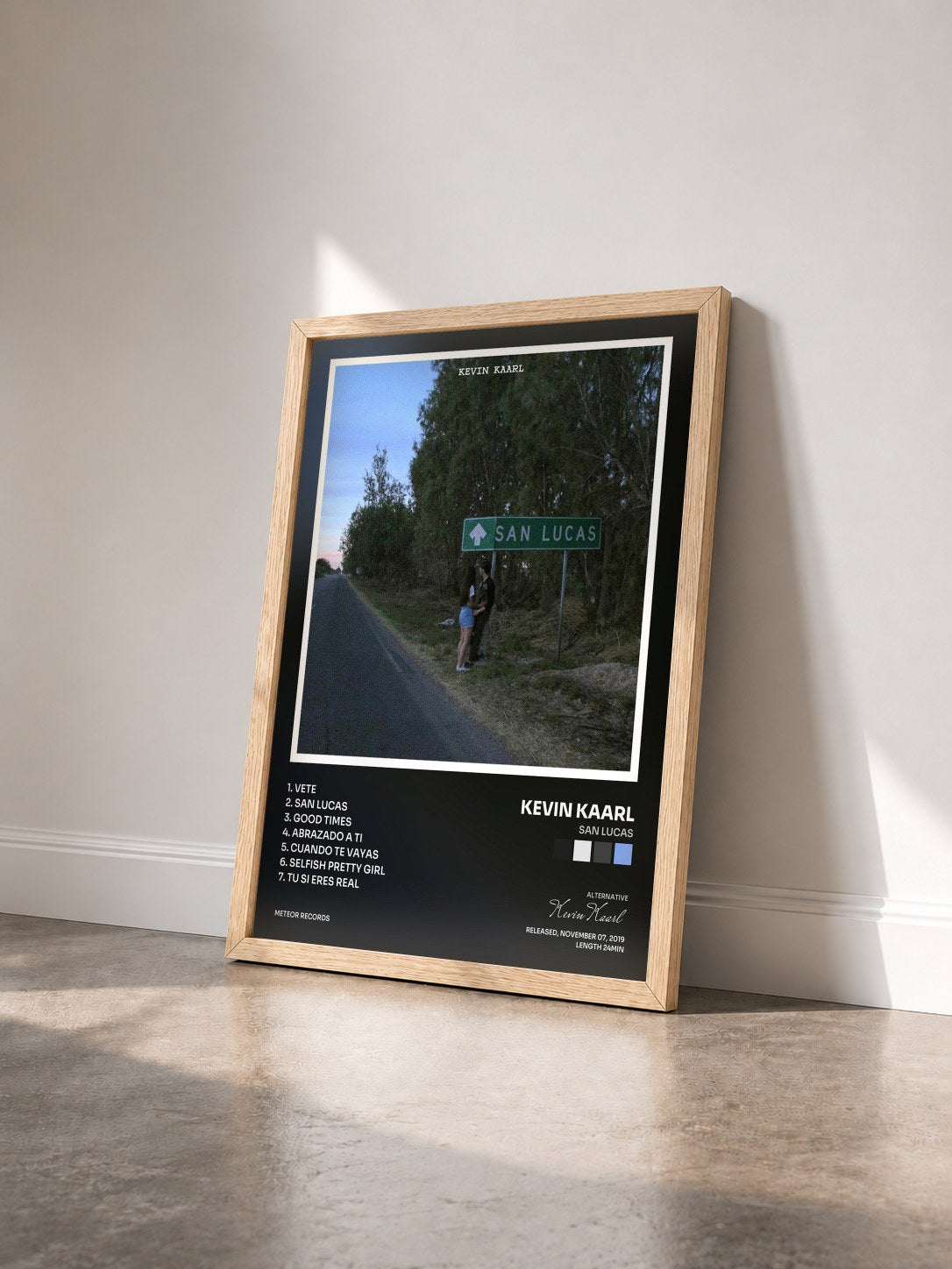 #bois Tableau de l'album San Lucas de Kevin Kaarl vu de trois quarts, cadre en bois brut