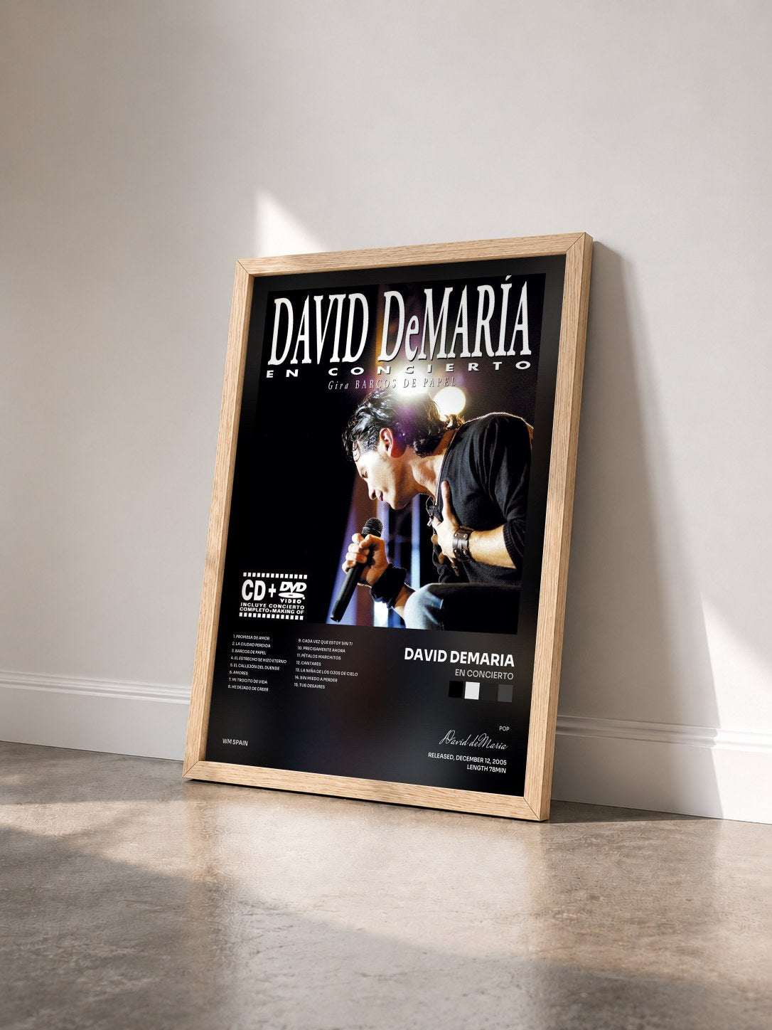 #bois Tableau de l'album En concierto de David deMaria vu de trois quarts, cadre en bois brut