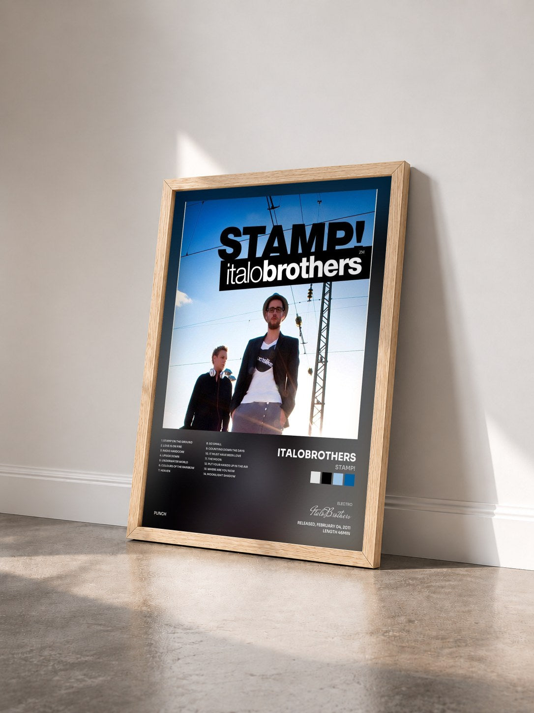 #bois Tableau de l'album Stamp! de ItaloBrothers vu de trois quarts, cadre en bois brut