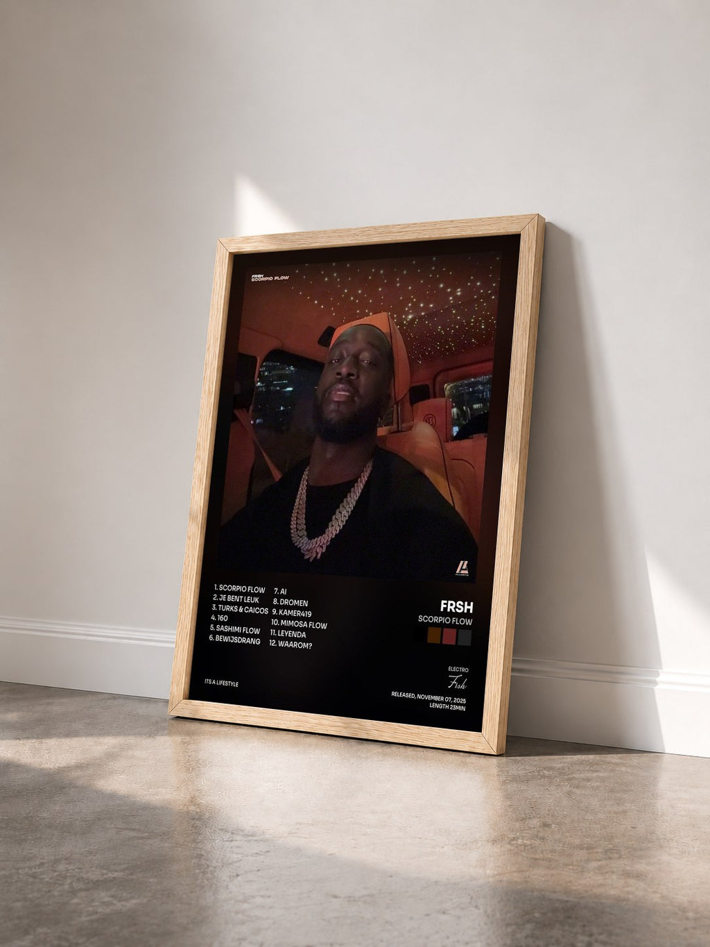 #bois Tableau de l'album Scorpio Flow de Frsh vu de trois quarts, cadre en bois brut