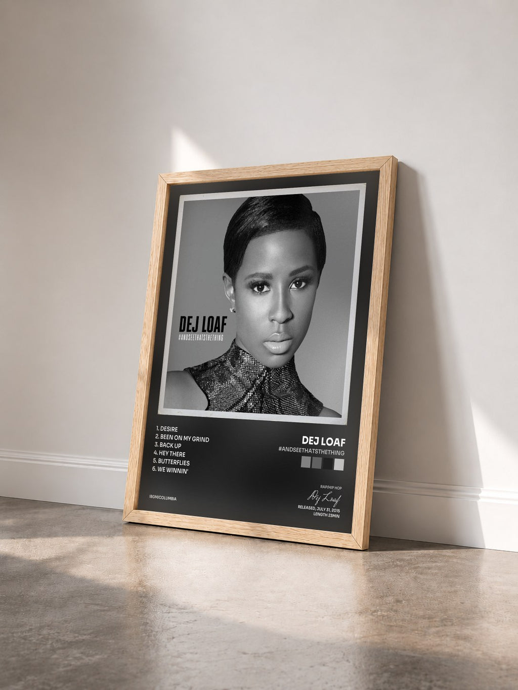 #bois Tableau de l'album #AndSeeThatsTheThing de Dej Loaf vu de trois quarts, cadre en bois brut