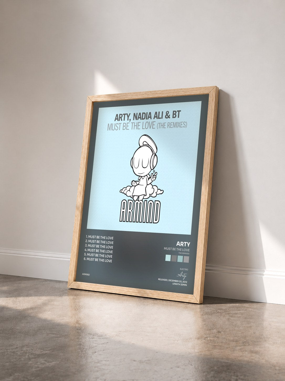 #bois Tableau de l'album Must Be The Love (The Remixes) de Arty vu de trois quarts, cadre en bois brut