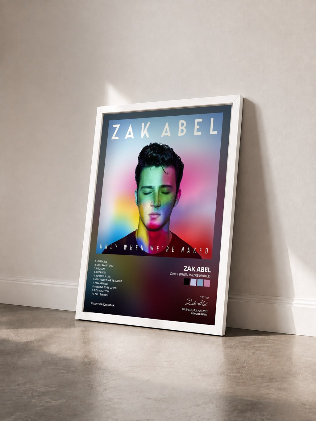 #blanc Tableau de l'album Only When We're Naked de Zak Abel vu de trois quarts, cadre blanc