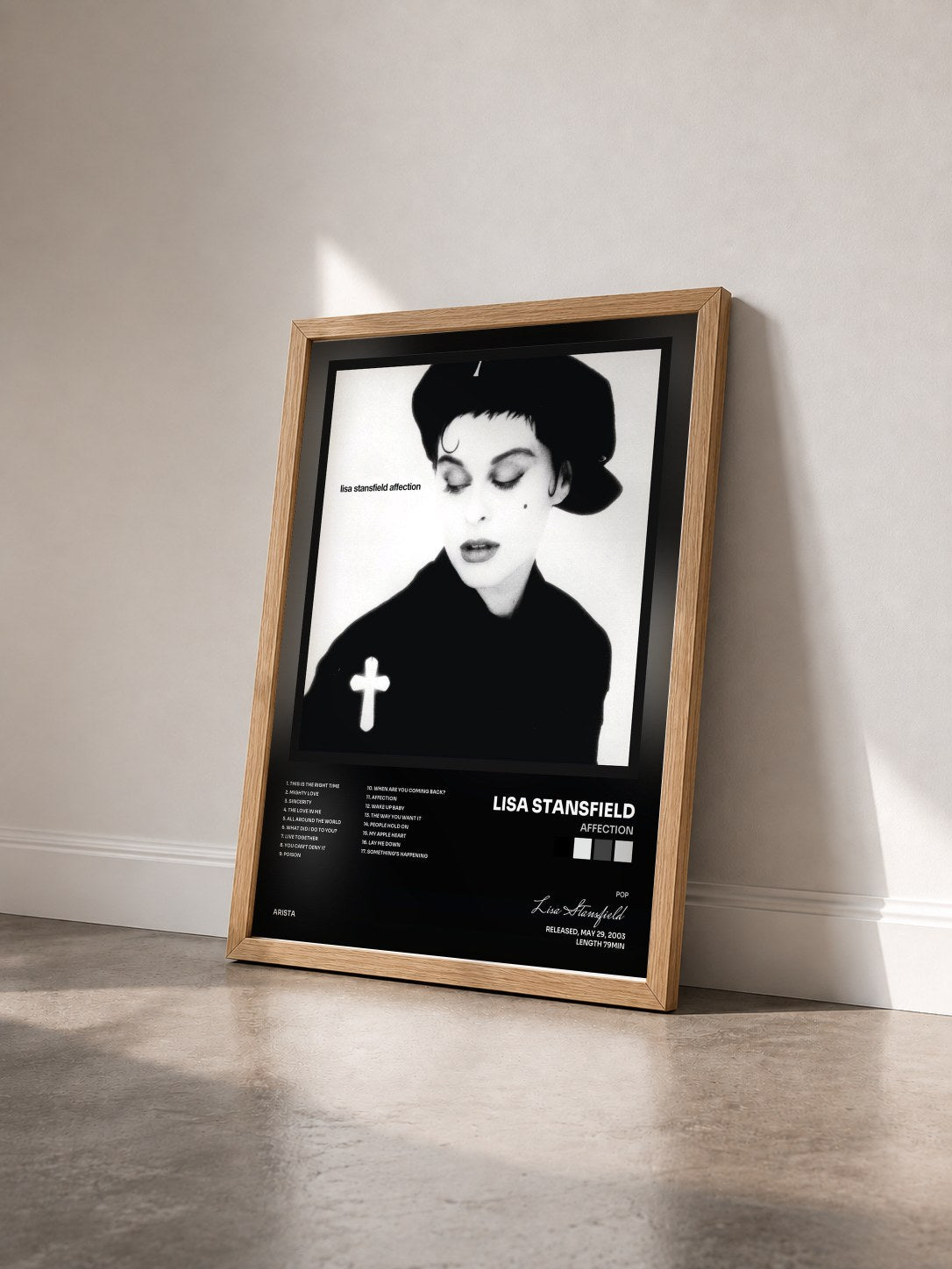 #bois Tableau de l'album Affection de Lisa Stansfield vu de trois quarts, cadre en bois brut