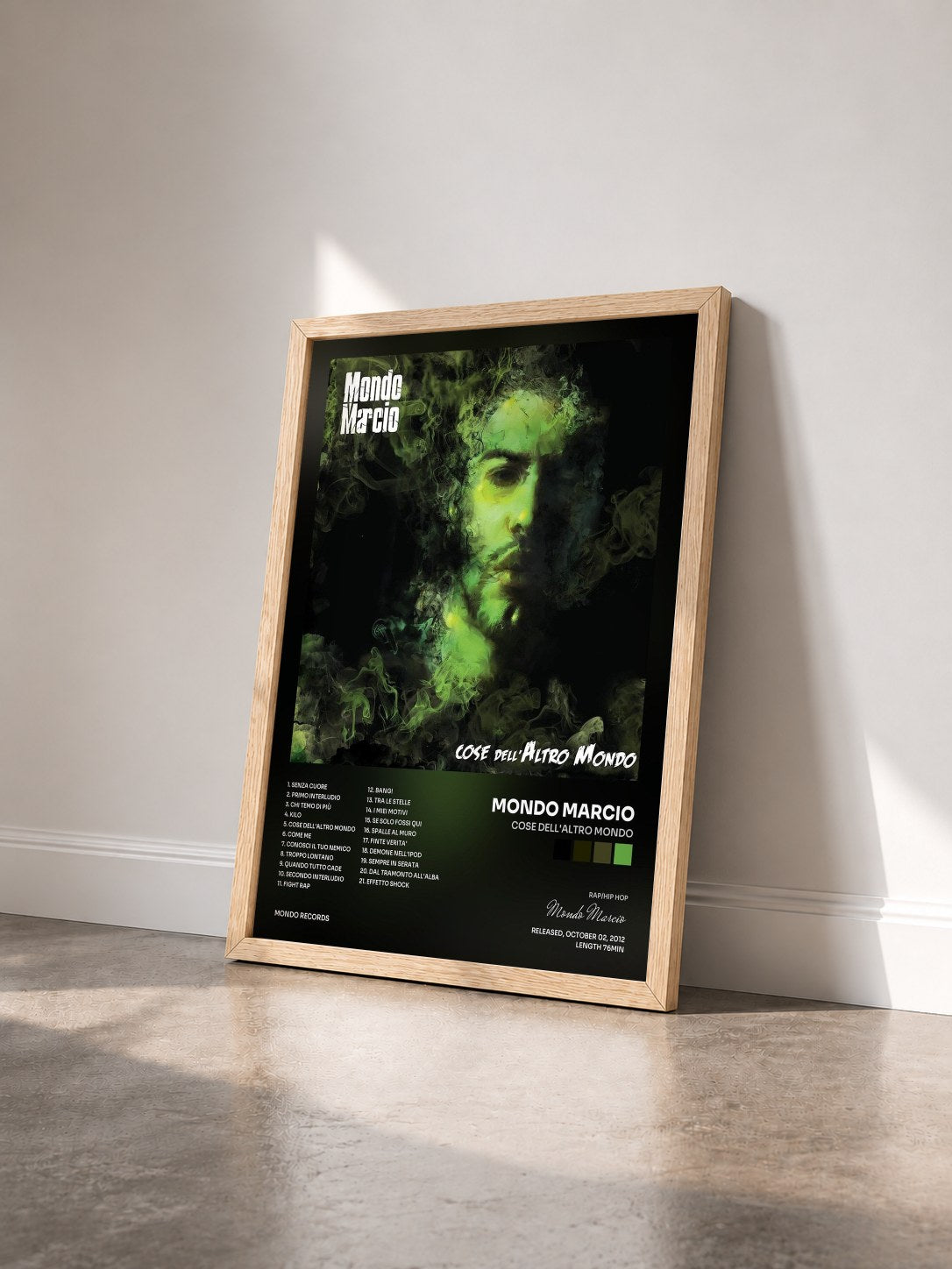 #bois Tableau de l'album Cose dell'Altro Mondo de Mondo Marcio vu de trois quarts, cadre en bois brut
