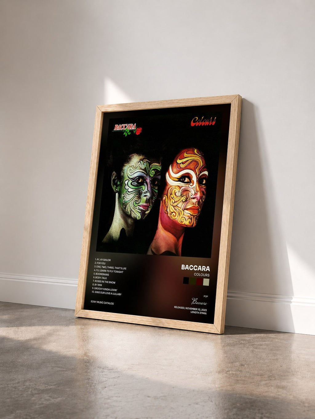 #bois Tableau de l'album Colours de Baccara vu de trois quarts, cadre en bois brut