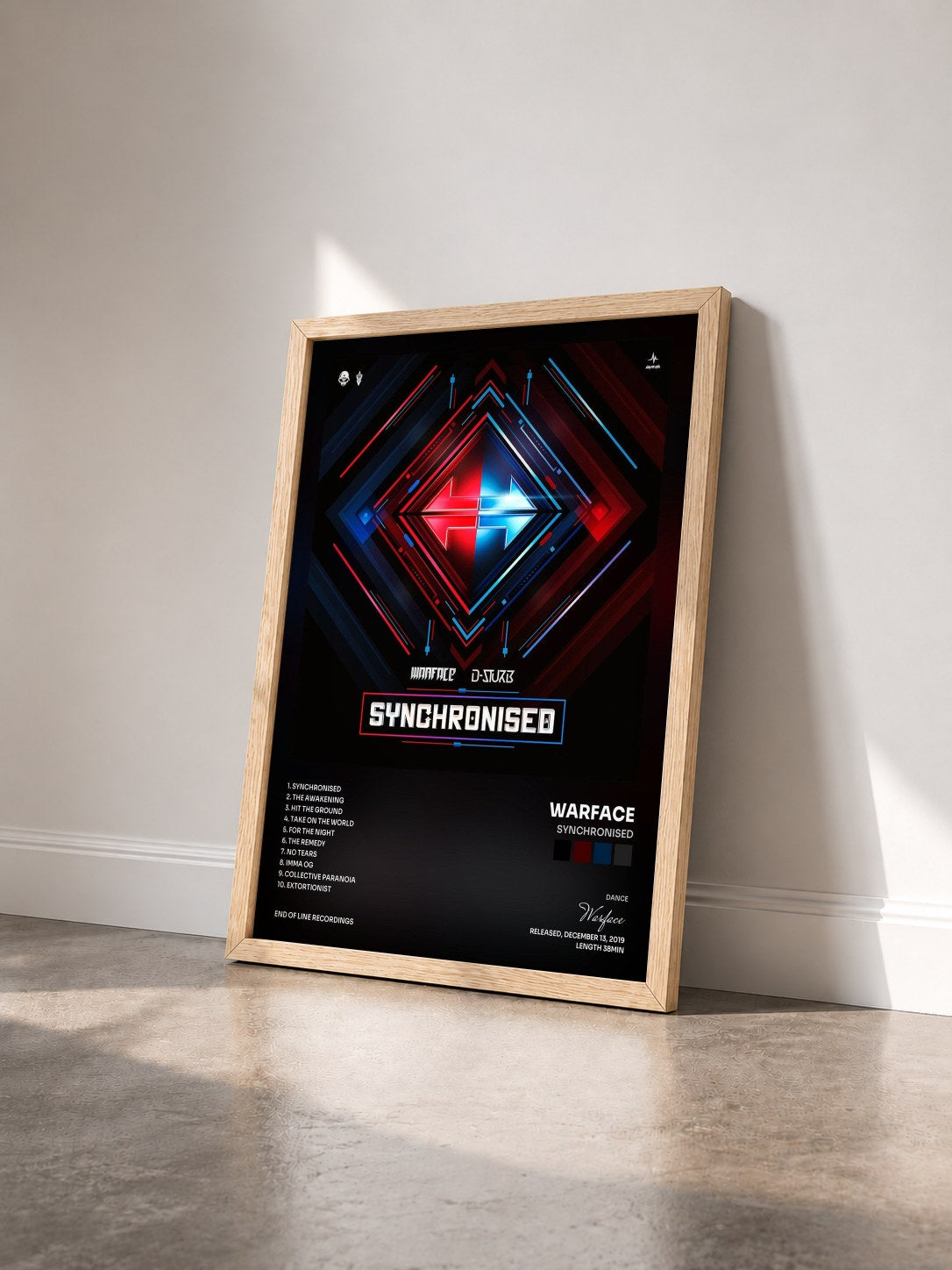 #bois Tableau de l'album Synchronised de Warface vu de trois quarts, cadre en bois brut