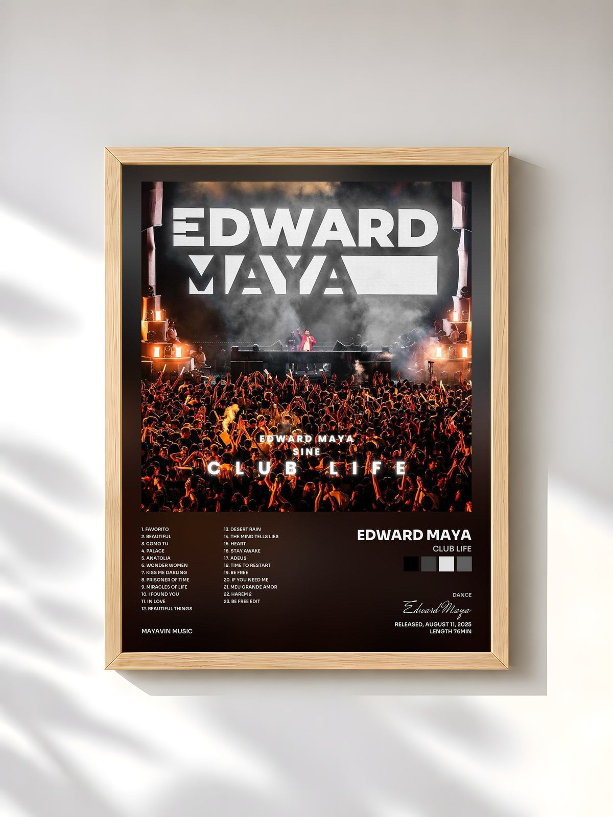 #bois Tableau de l'album Club Life de Edward Maya, cadre en bois brut, imprimé et encadré en France