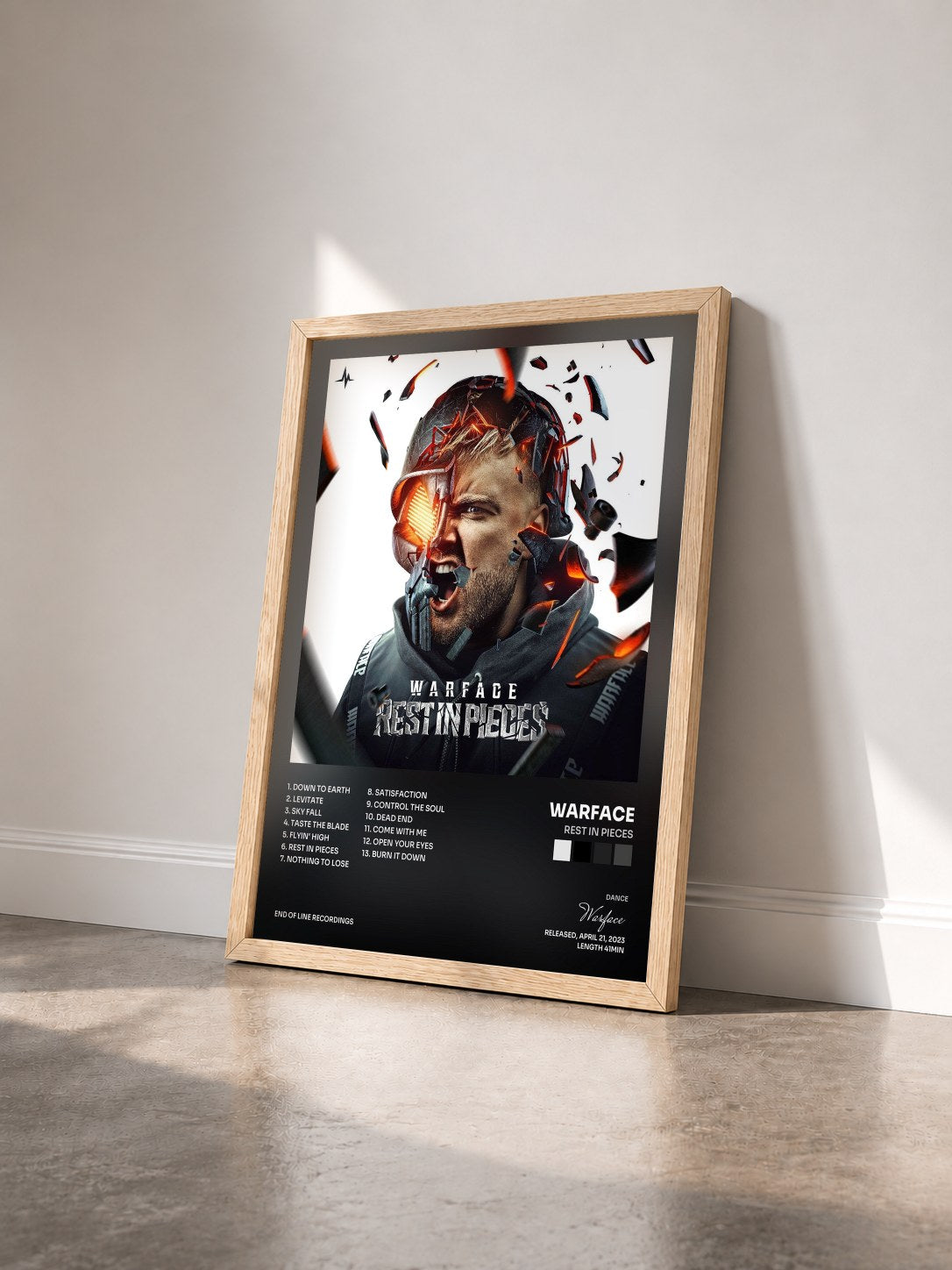 #bois Tableau de l'album Rest In Pieces de Warface vu de trois quarts, cadre en bois brut
