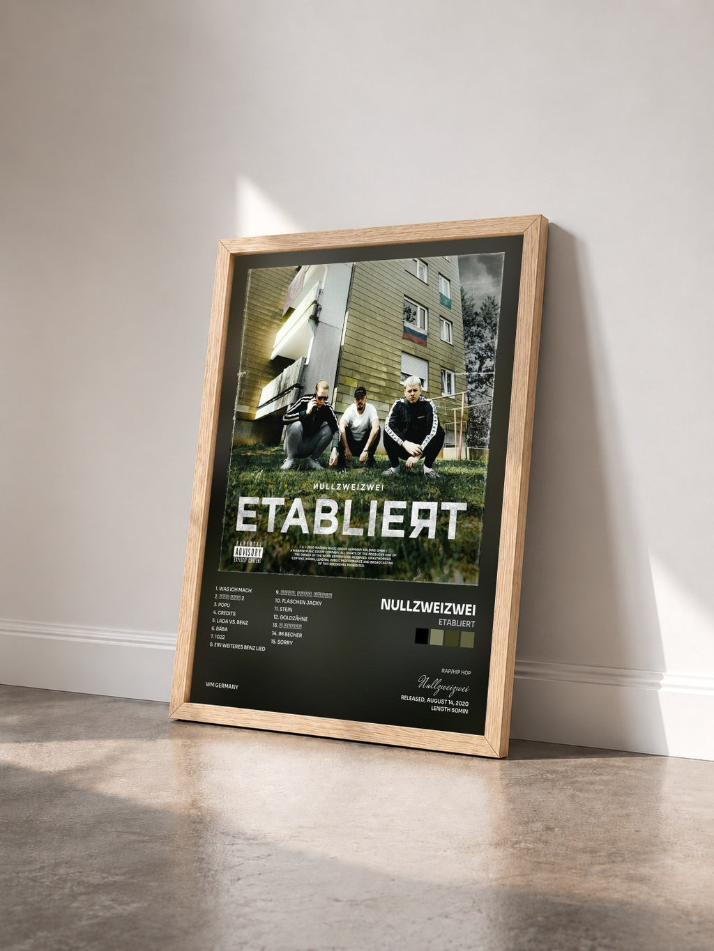#bois Tableau de l'album Etabliert de Nullzweizwei vu de trois quarts, cadre en bois brut
