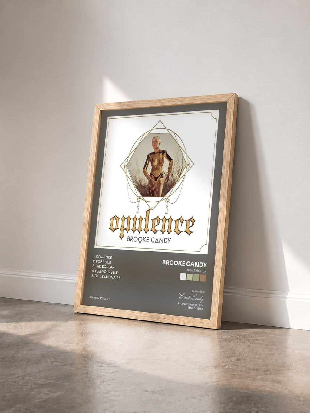 #bois Tableau de l'album Opulence EP de Brooke Candy vu de trois quarts, cadre en bois brut