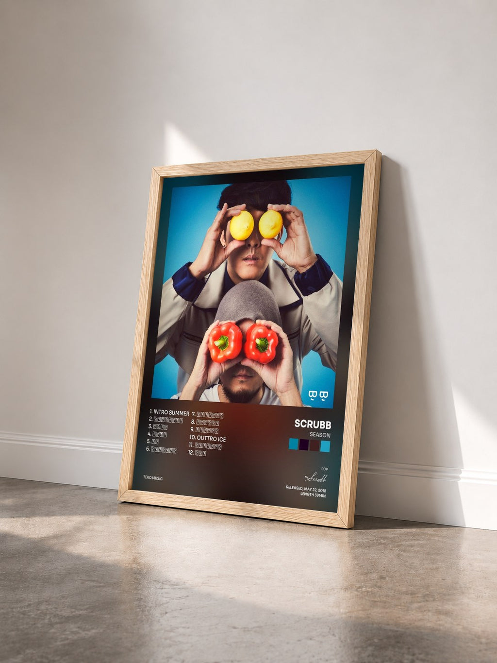 #bois Tableau de l'album SEASON de Scrubb vu de trois quarts, cadre en bois brut