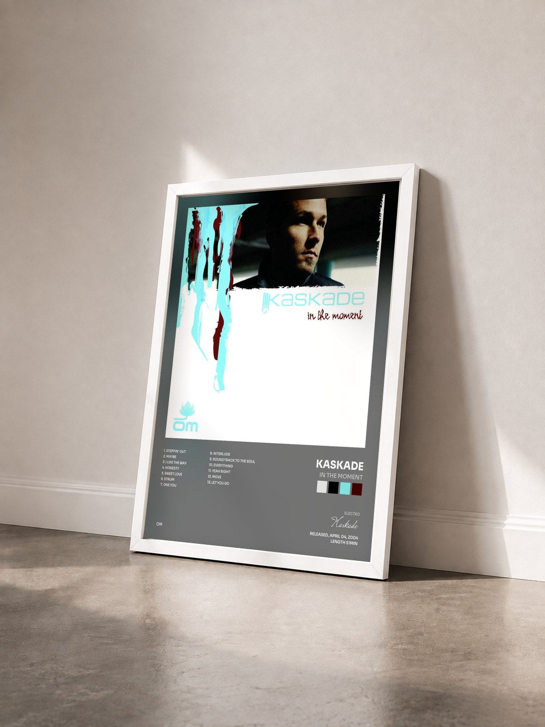 #blanc Tableau de l'album In The Moment de Kaskade vu de trois quarts, cadre blanc