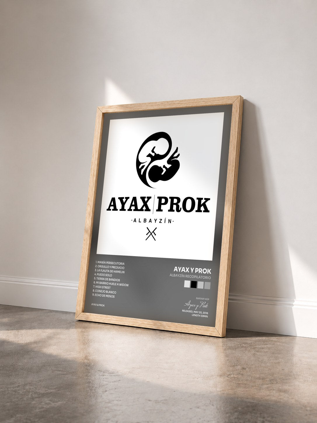 #bois Tableau de l'album Albayzín Recopilatorio de Ayax y Prok vu de trois quarts, cadre en bois brut