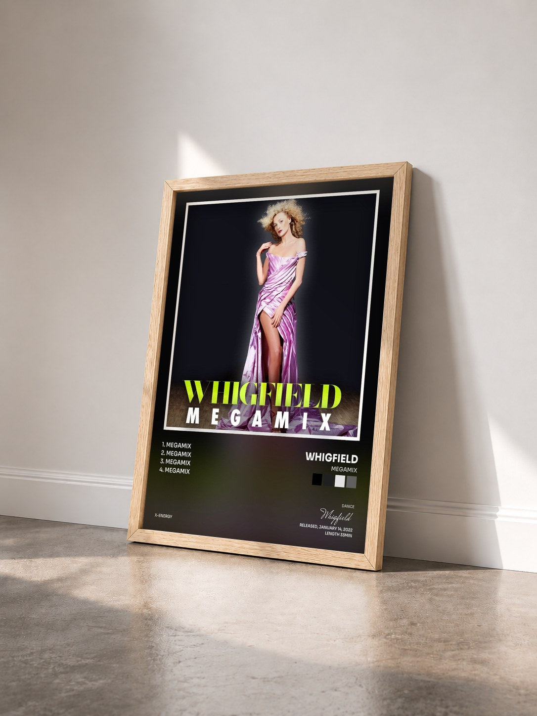 #bois Tableau de l'album Megamix de Whigfield vu de trois quarts, cadre en bois brut