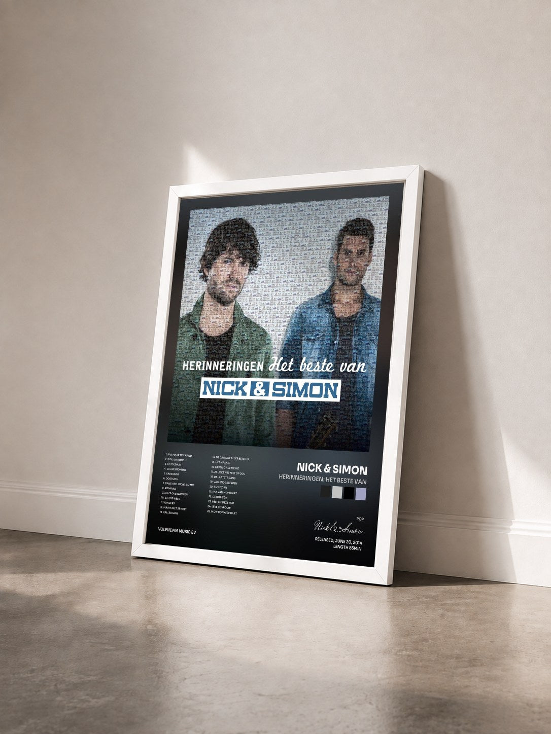 #blanc Tableau de l'album Herinneringen: Het Beste Van de Nick & Simon vu de trois quarts, cadre blanc