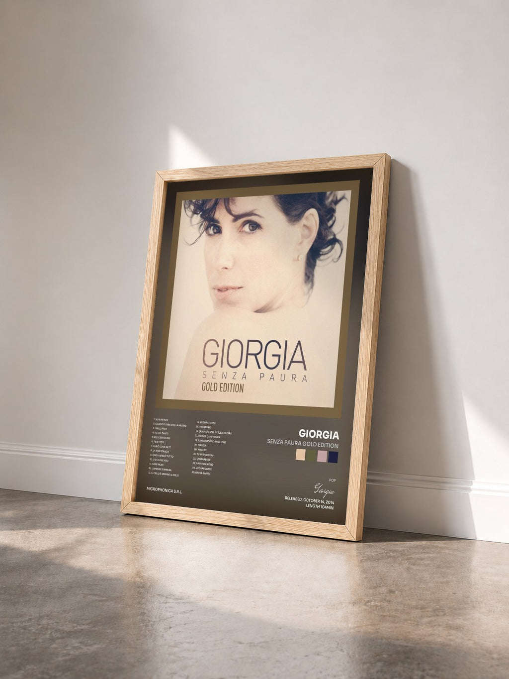 #bois Tableau de l'album Senza Paura Gold Edition de Giorgia vu de trois quarts, cadre en bois brut