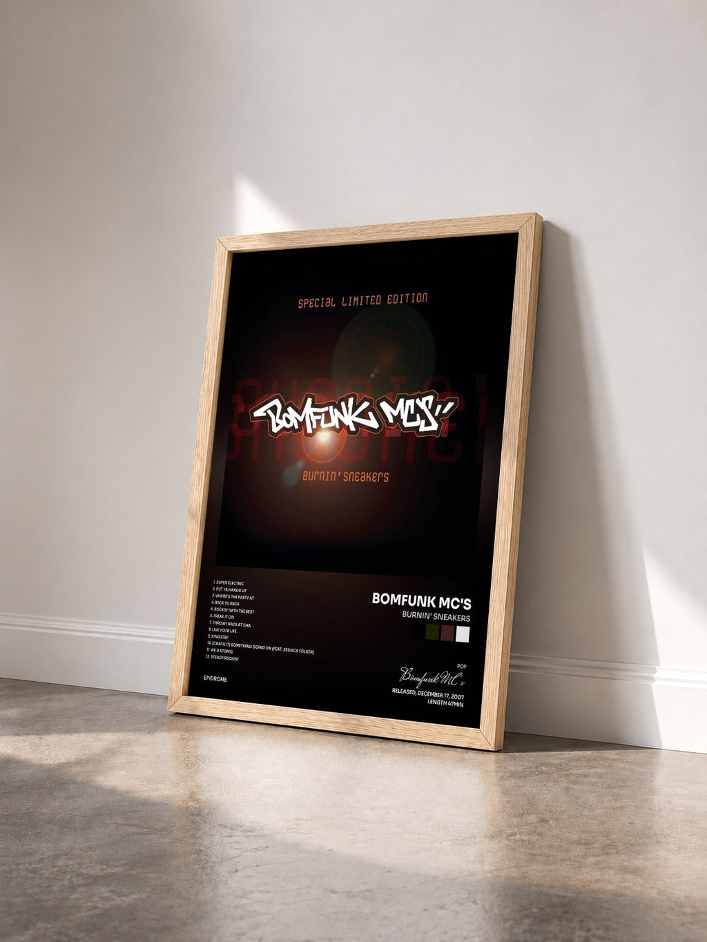 #bois Tableau de l'album Burnin' Sneakers de Bomfunk MC's vu de trois quarts, cadre en bois brut