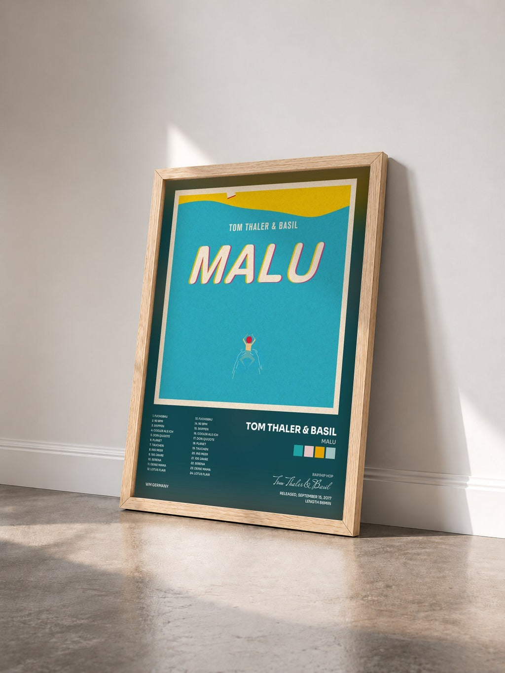 #bois Tableau de l'album Malu de Tom Thaler & Basil vu de trois quarts, cadre en bois brut