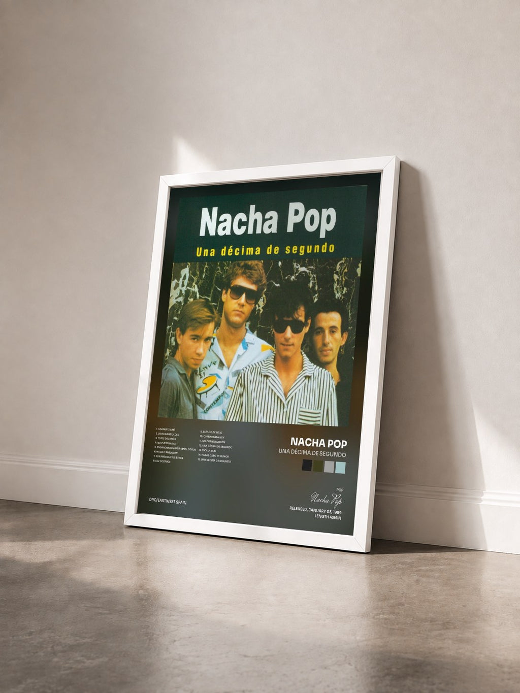 #blanc Tableau de l'album Una Décima de Segundo de Nacha Pop vu de trois quarts, cadre blanc