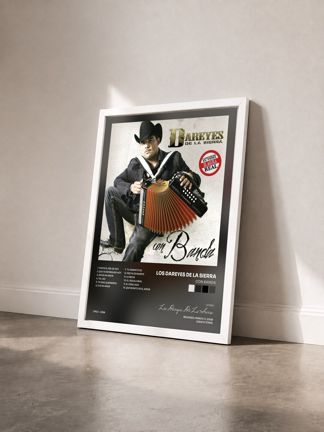 #blanc Tableau de l'album Con Banda de Los Dareyes De La Sierra vu de trois quarts, cadre blanc