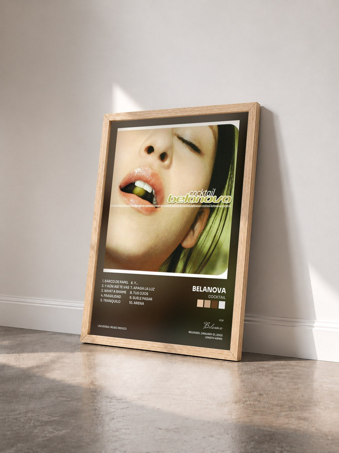 #bois Tableau de l'album Cocktail de Belanova vu de trois quarts, cadre en bois brut