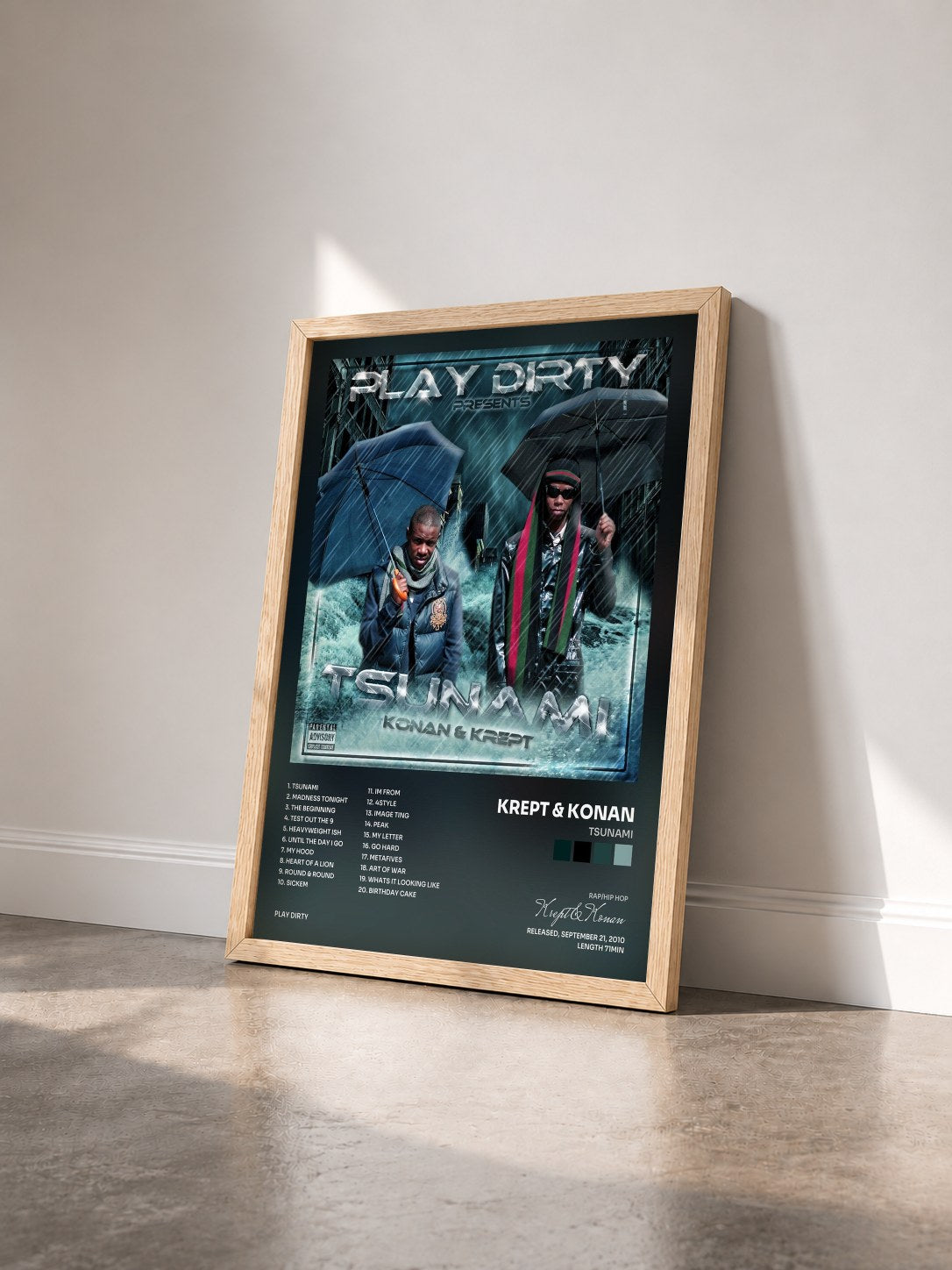 #bois Tableau de l'album Tsunami de Krept & Konan vu de trois quarts, cadre en bois brut