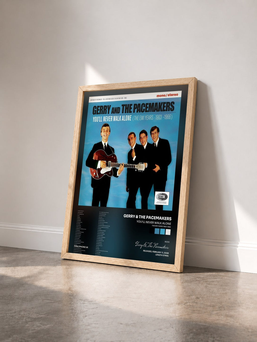 #bois Tableau de l'album You'll Never Walk Alone (The EMI Years 1963-1966) de Gerry & The Pacemakers vu de trois quarts, cadre en bois brut
