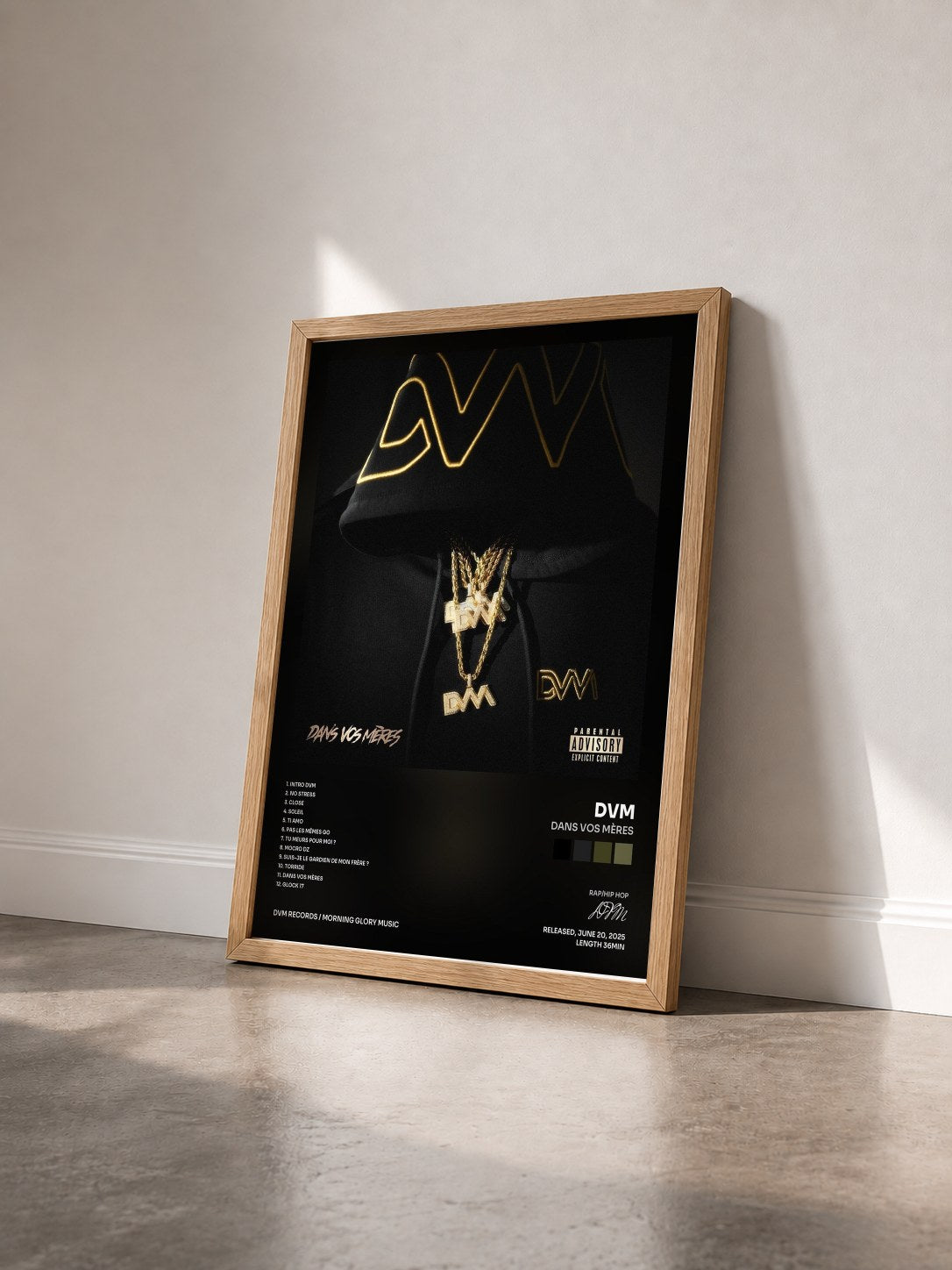 #bois Tableau de l'album Dans vos mères de DVM vu de trois quarts, cadre en bois brut