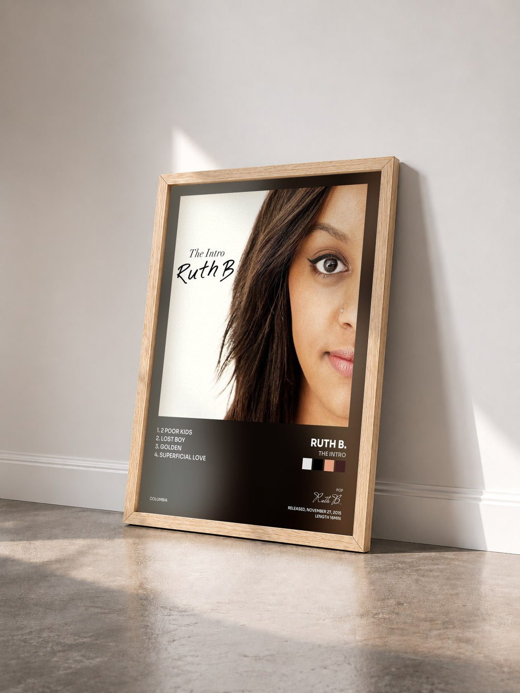 #bois Tableau de l'album The Intro de Ruth B. vu de trois quarts, cadre en bois brut
