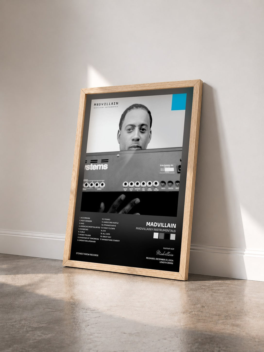 #bois Tableau de l'album Madvillainy Instrumentals de Madvillain vu de trois quarts, cadre en bois brut