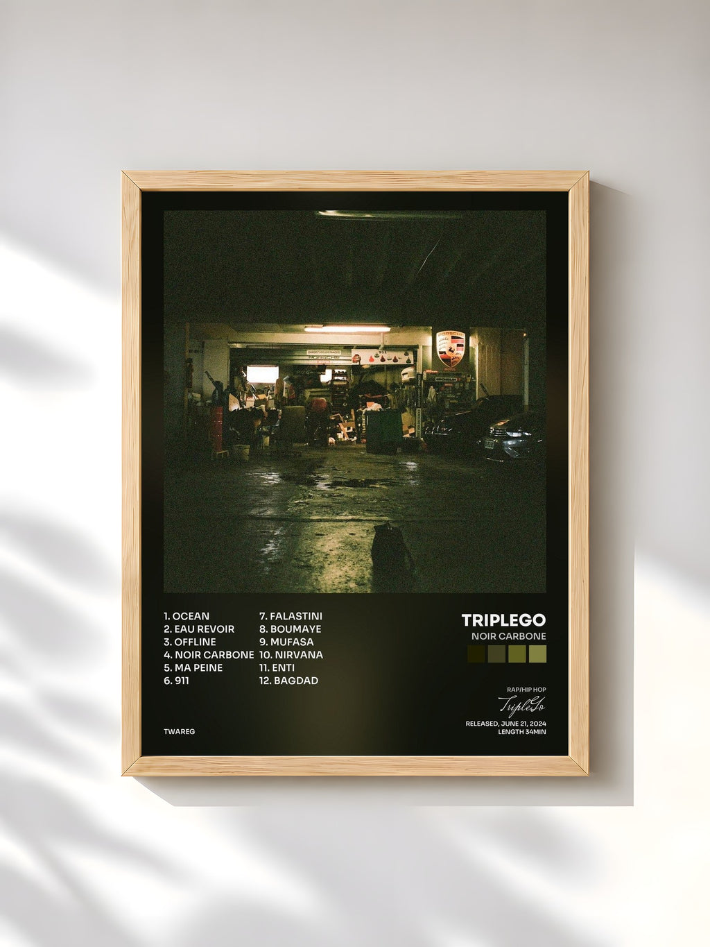 #bois Tableau de l'album NOIR CARBONE de TripleGo, cadre en bois brut, imprimé et encadré en France