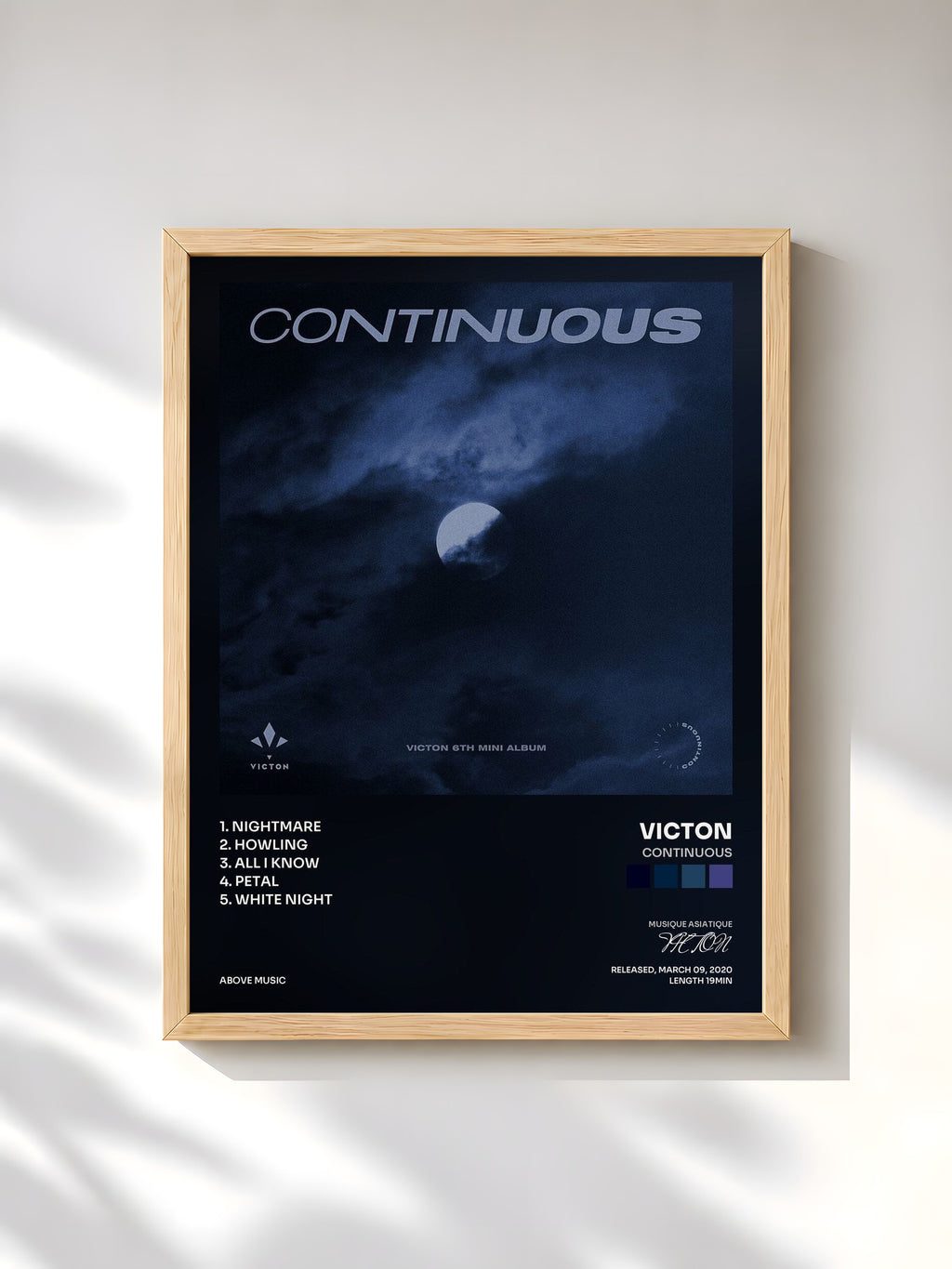 #bois Tableau de l'album Continuous de VICTON, cadre en bois brut, imprimé et encadré en France