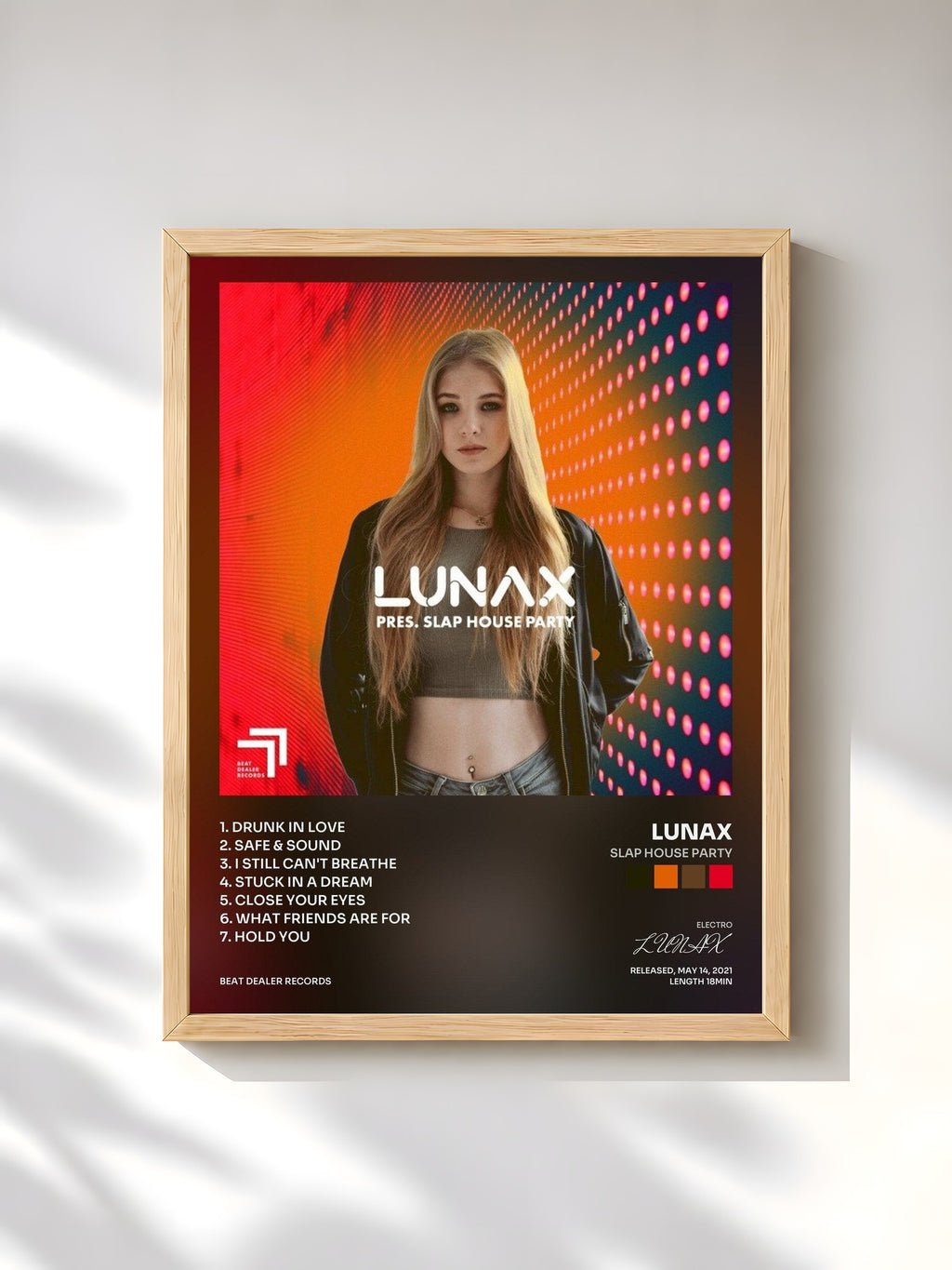 #bois Tableau de l'album Slap House Party de LUNAX, cadre en bois brut, imprimé et encadré en France