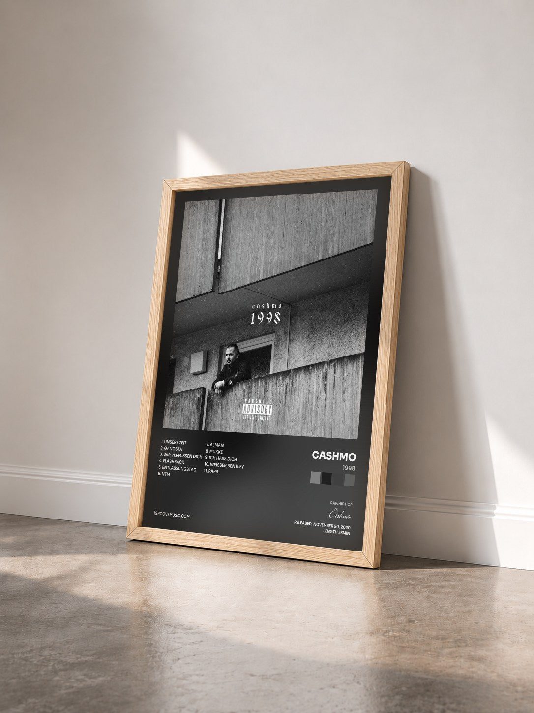 #bois Tableau de l'album 1998 de Cashmo vu de trois quarts, cadre en bois brut