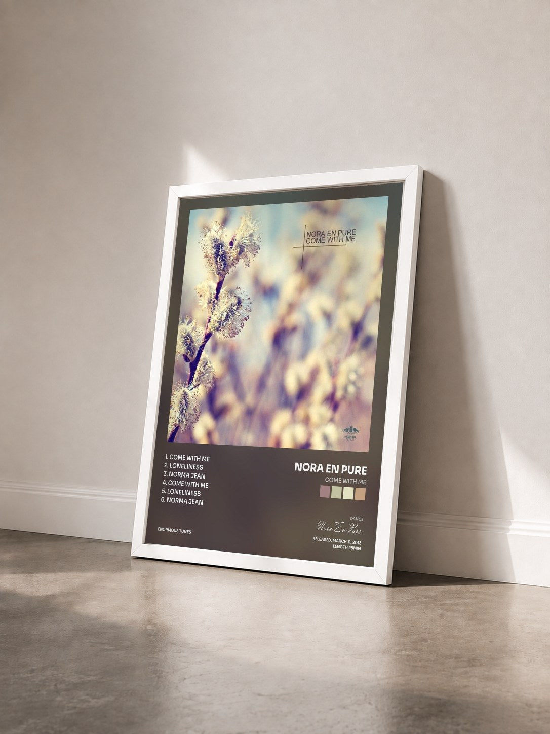 #blanc Tableau de l'album Come with Me de Nora En Pure vu de trois quarts, cadre blanc