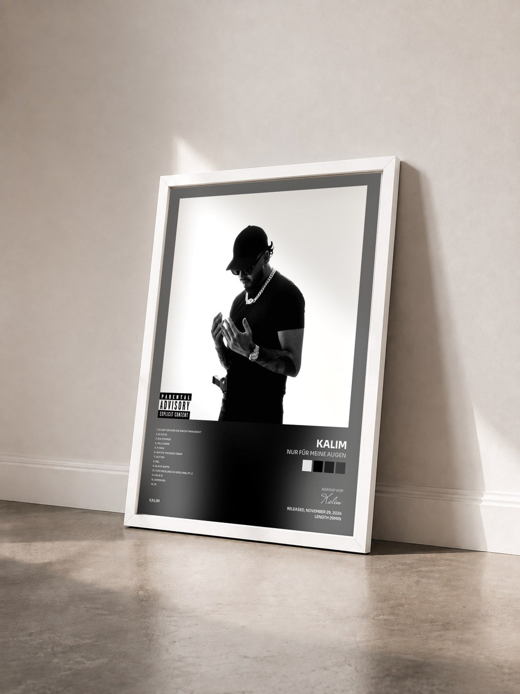 #blanc Tableau de l'album NUR FÜR MEINE AUGEN de Kalim vu de trois quarts, cadre blanc