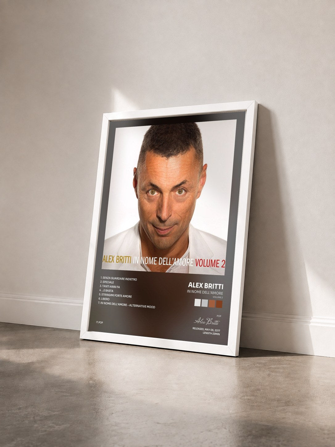 #blanc Tableau de l'album In nome dell'amore (volume 2) de Alex Britti vu de trois quarts, cadre blanc