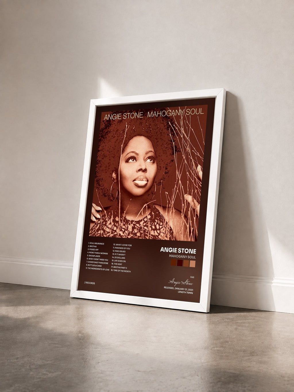 #blanc Tableau de l'album Mahogany Soul de Angie Stone vu de trois quarts, cadre blanc