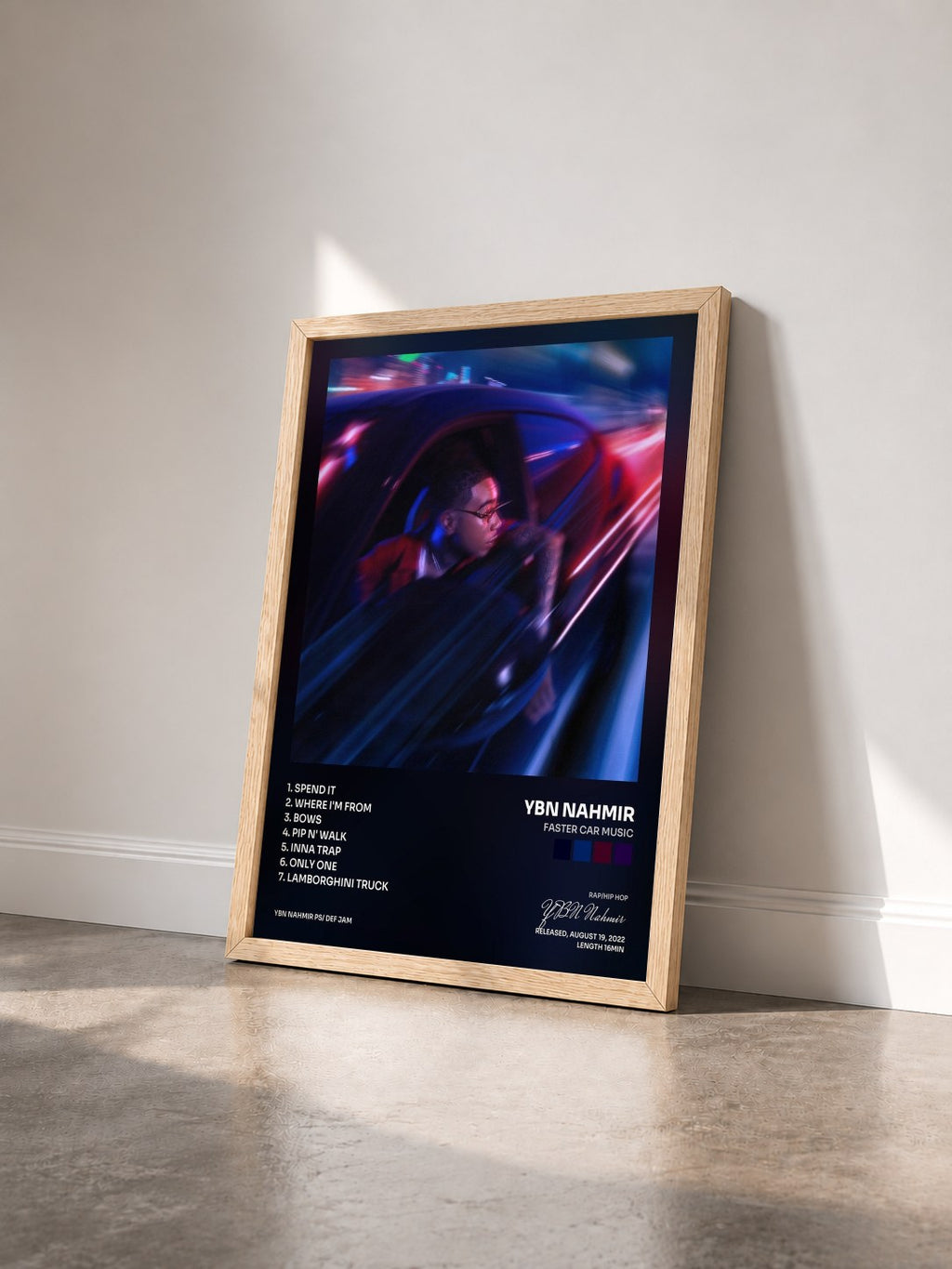 #bois Tableau de l'album Faster Car Music de YBN Nahmir vu de trois quarts, cadre en bois brut