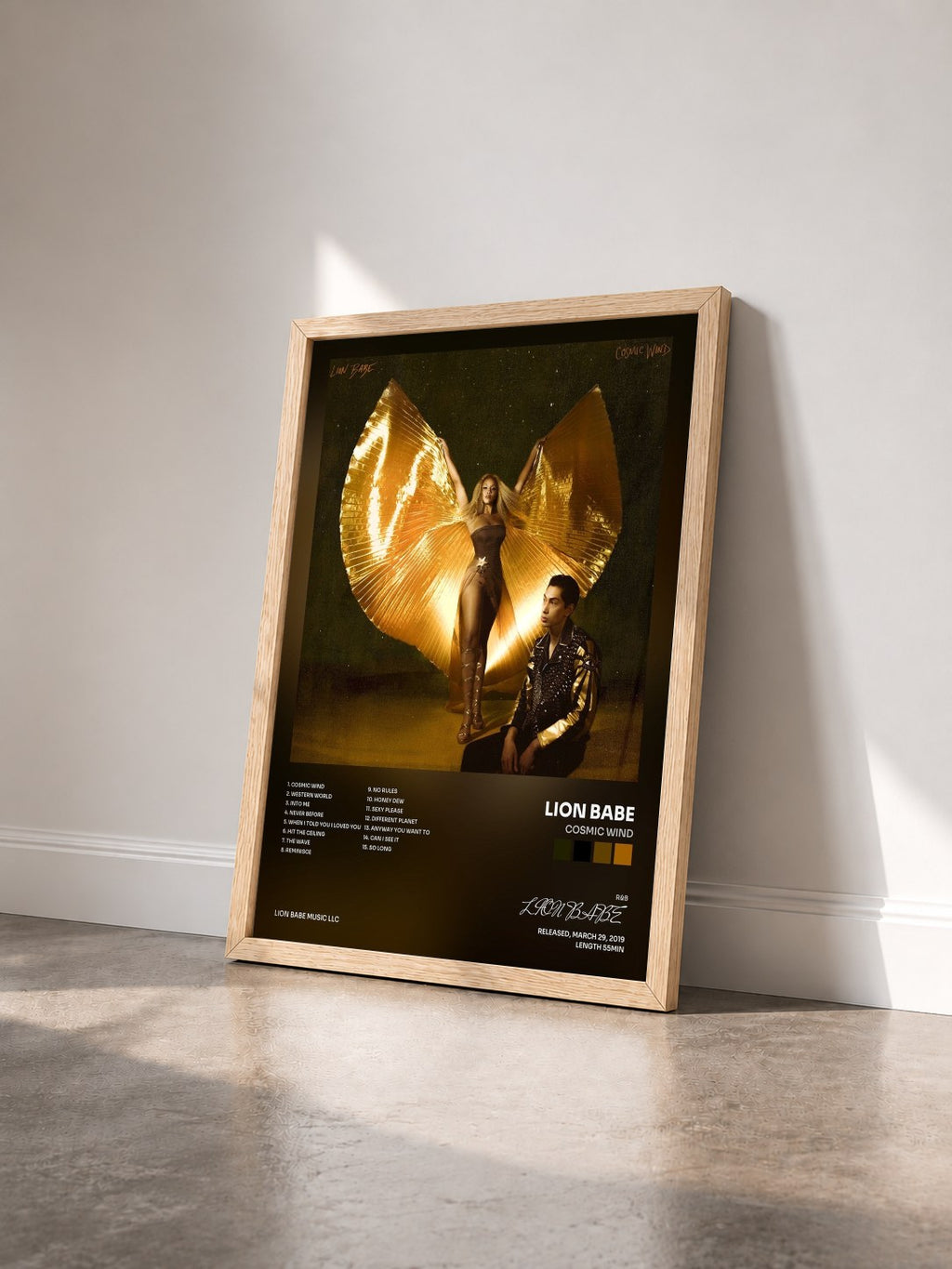 #bois Tableau de l'album Cosmic Wind de LION BABE vu de trois quarts, cadre en bois brut