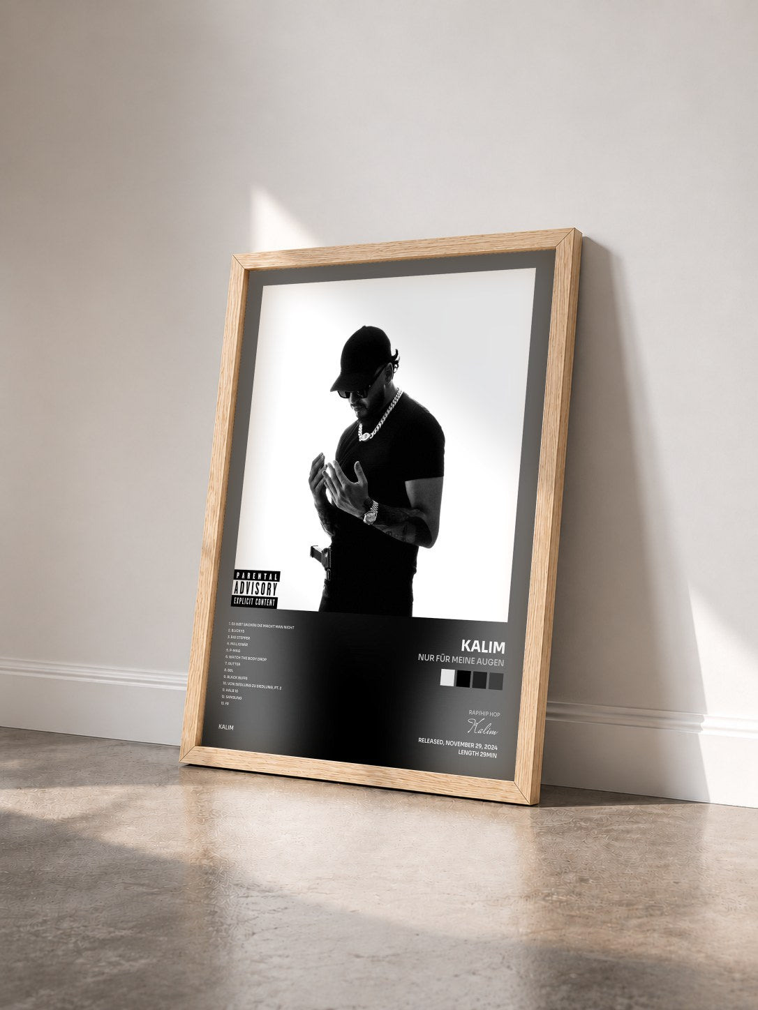 #bois Tableau de l'album NUR FÜR MEINE AUGEN de Kalim vu de trois quarts, cadre en bois brut