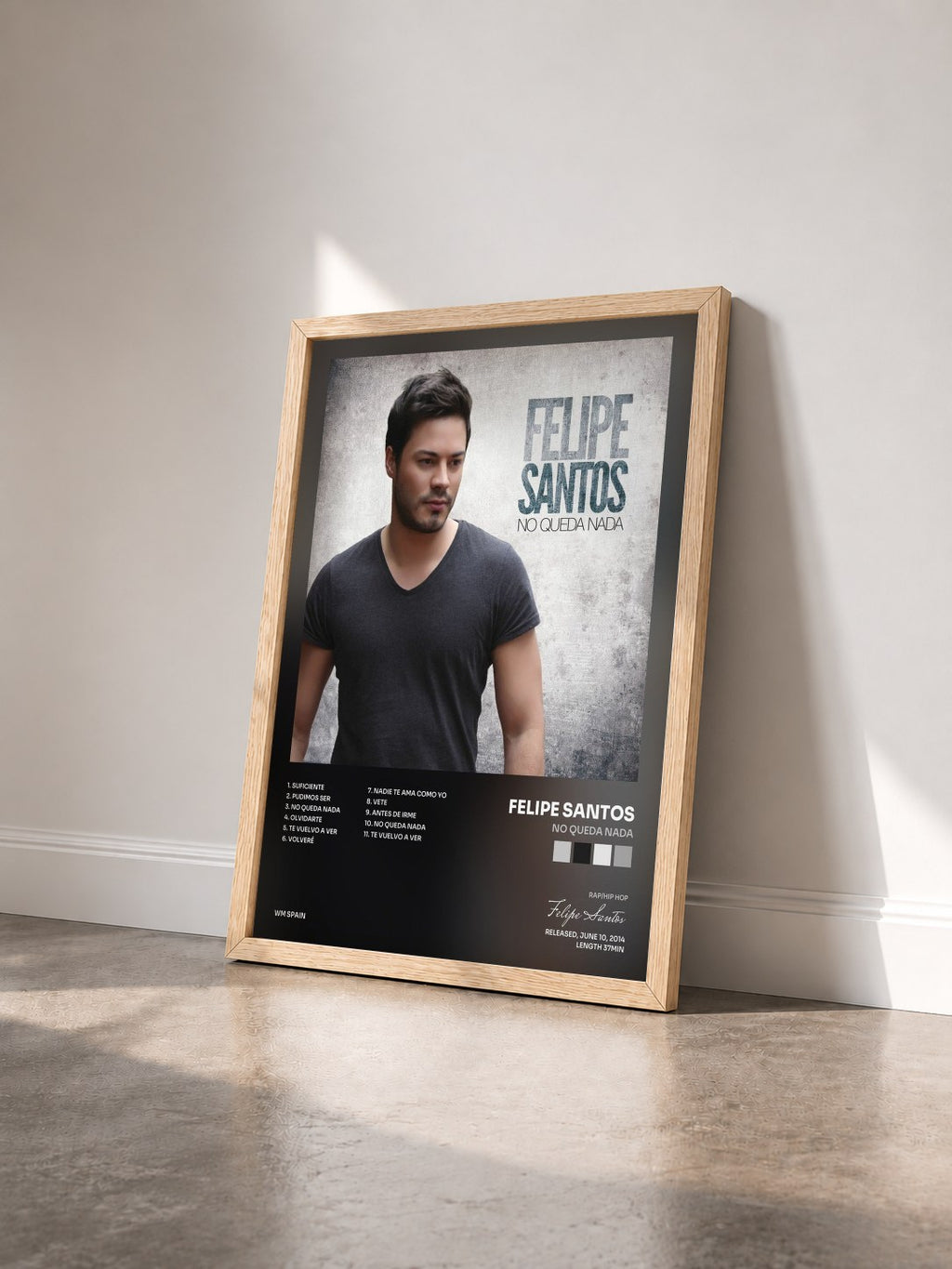 #bois Tableau de l'album No queda nada de Felipe Santos vu de trois quarts, cadre en bois brut