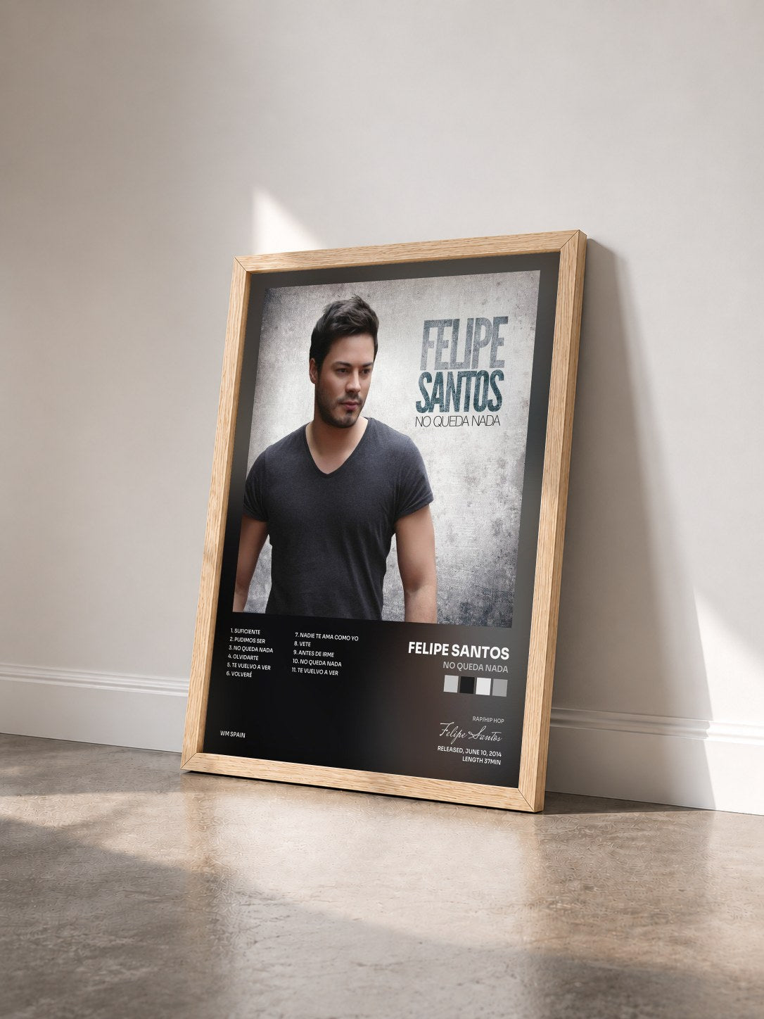 #bois Tableau de l'album No queda nada de Felipe Santos vu de trois quarts, cadre en bois brut