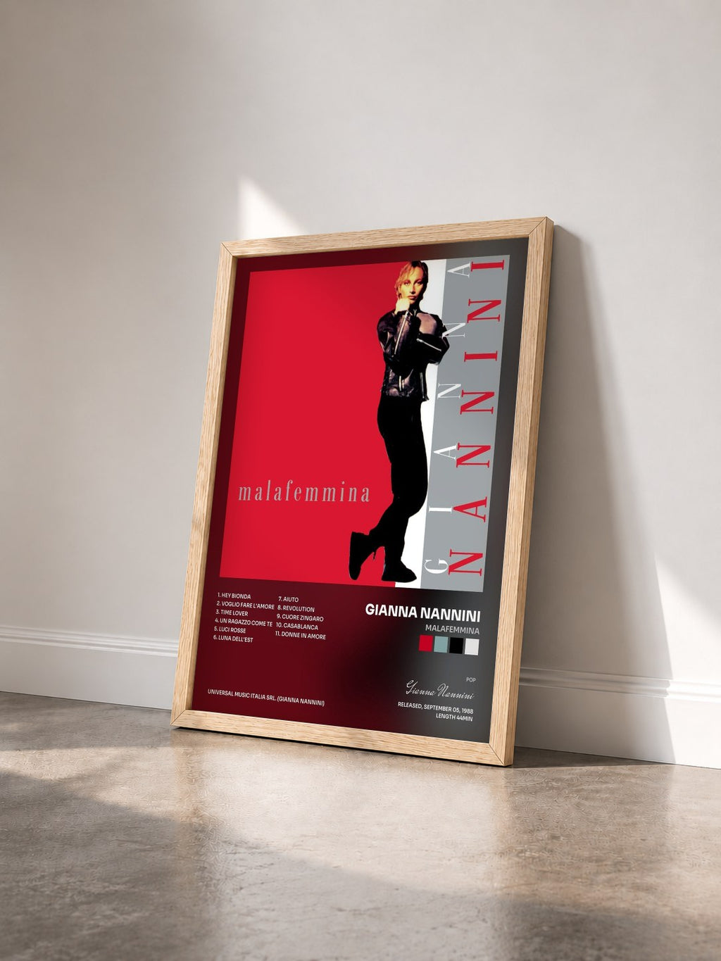 #bois Tableau de l'album Malafemmina de Gianna Nannini vu de trois quarts, cadre en bois brut