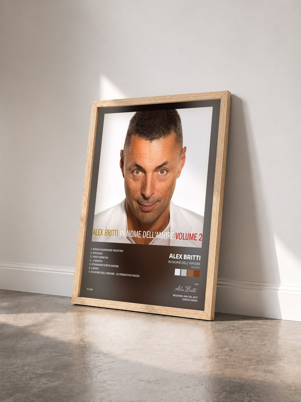 #bois Tableau de l'album In nome dell'amore (volume 2) de Alex Britti vu de trois quarts, cadre en bois brut