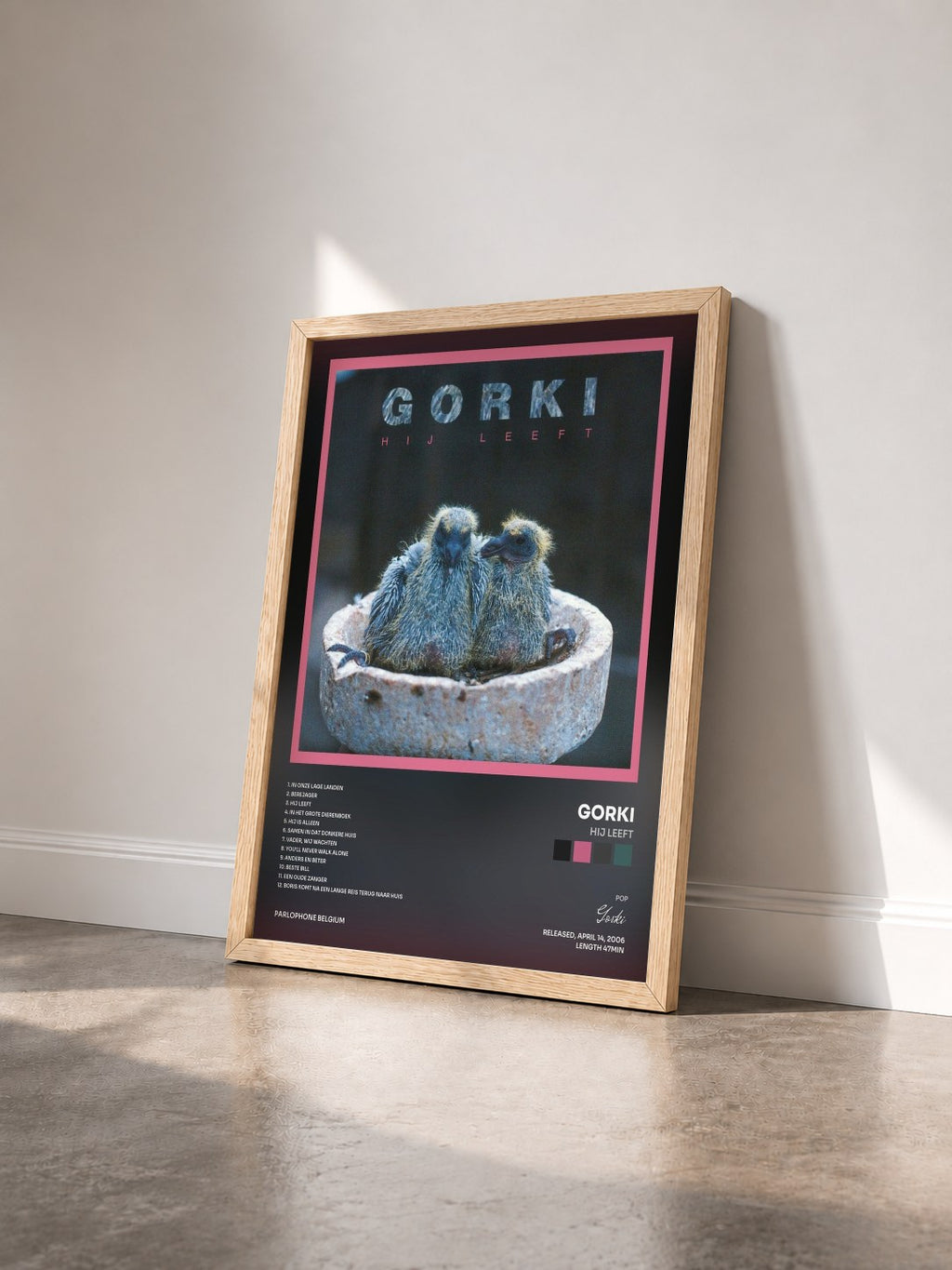 #bois Tableau de l'album Hij Leeft de Gorki vu de trois quarts, cadre en bois brut